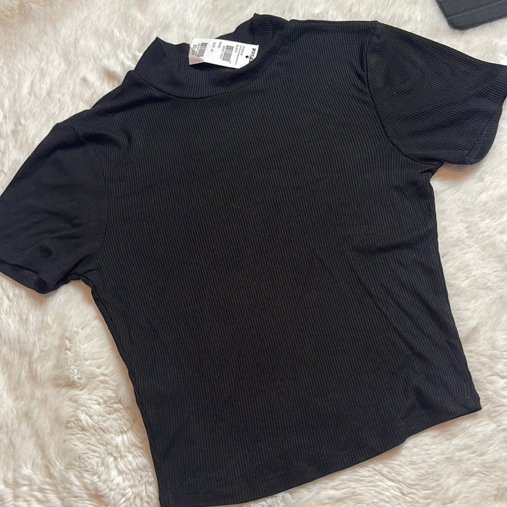 NWT Destined Mock Neck Tee - SIZE: XS
